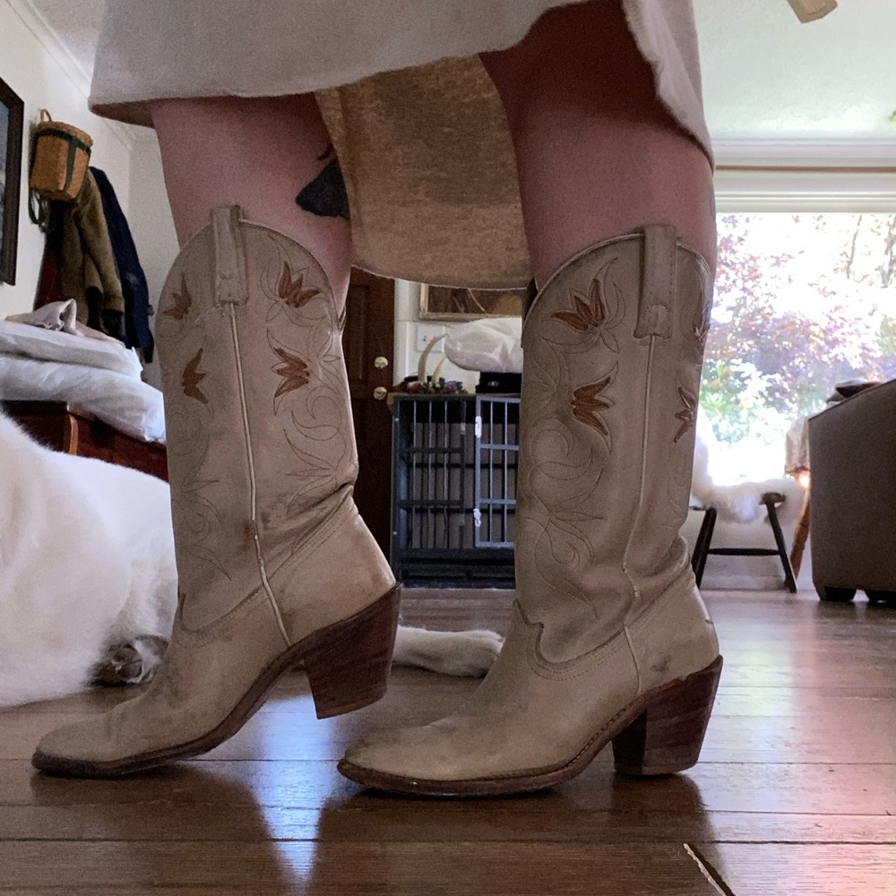 Vintage neutral floral cowgirl cowboy boots